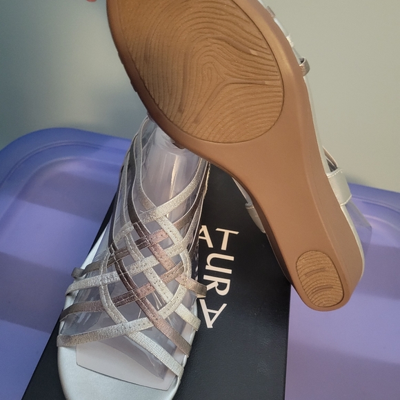 NIB naturalizer.com 10W sandal - Picture 2 of 3